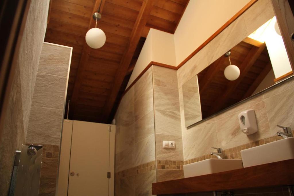 Casa Lixa Hotel Rural Albergue Las Herrerias Ngoại thất bức ảnh