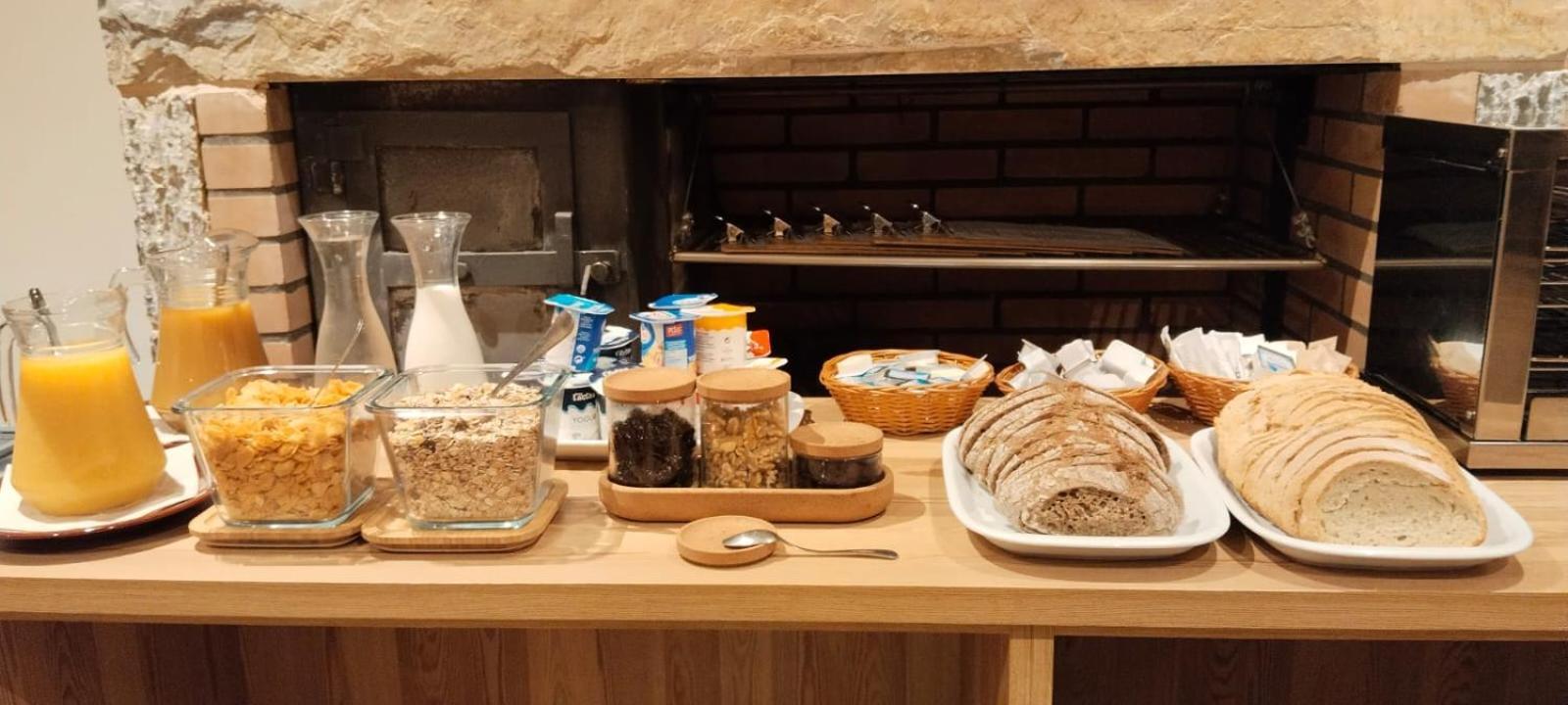 Casa Lixa Hotel Rural Albergue Las Herrerias Ngoại thất bức ảnh